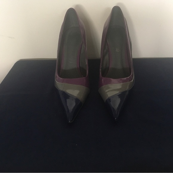 High Heeled Shoes - Picture 2 of 4